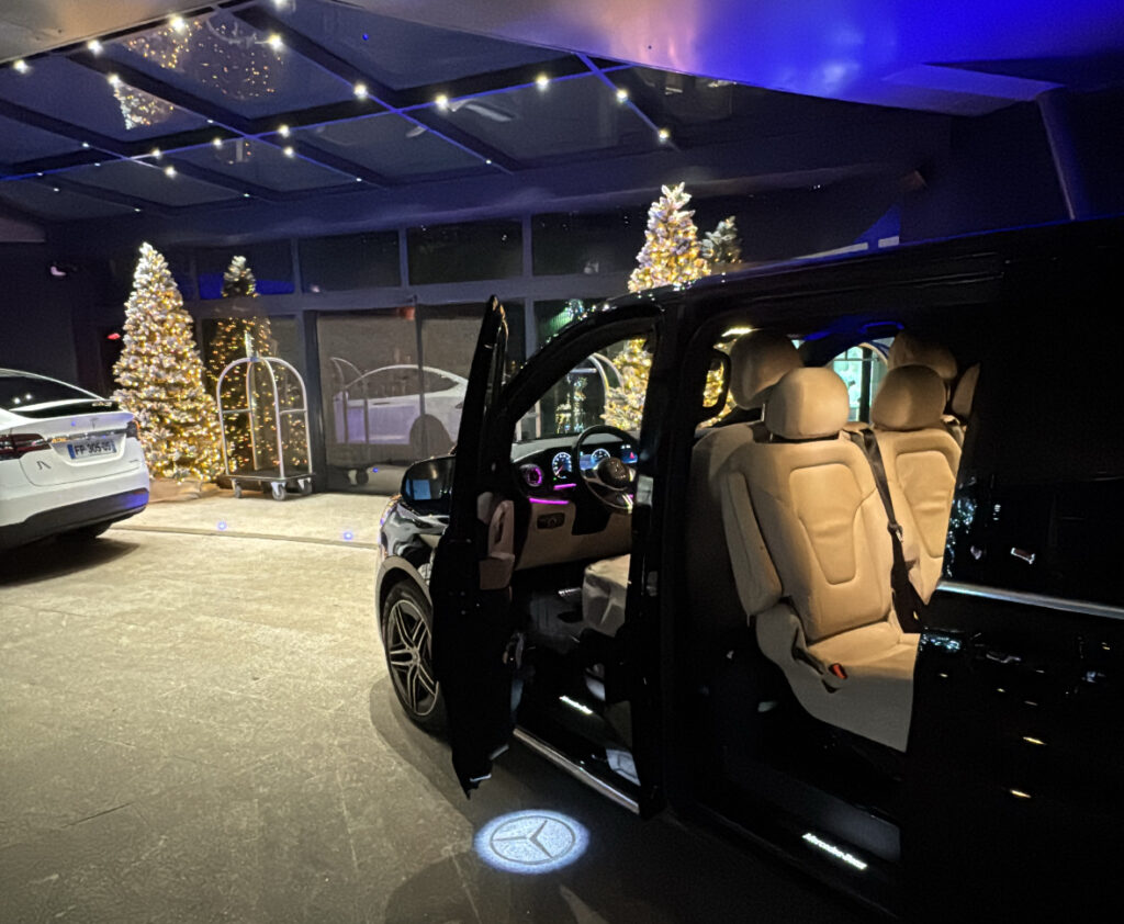 CDG airport transfer Paris private chauffeur Mercedes V Class
